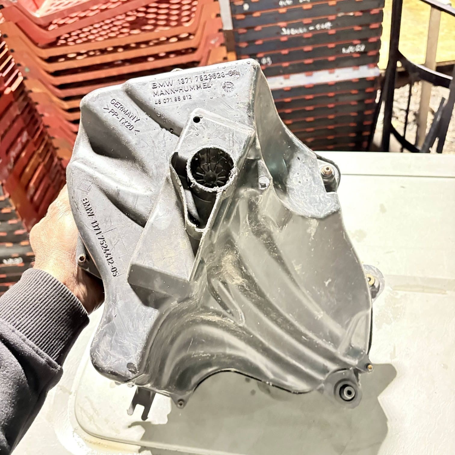 BMW 1 SERIES E87 116i 1.6 AIR CLEANER INTAKE FILTER BOX CASING 7523628