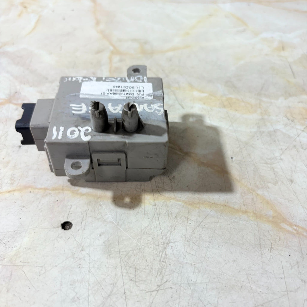 Hyundai Santa Fe Mk2 CM 2010-2012 2.2 CRDi Ionizer Module D397-CG6AA-01