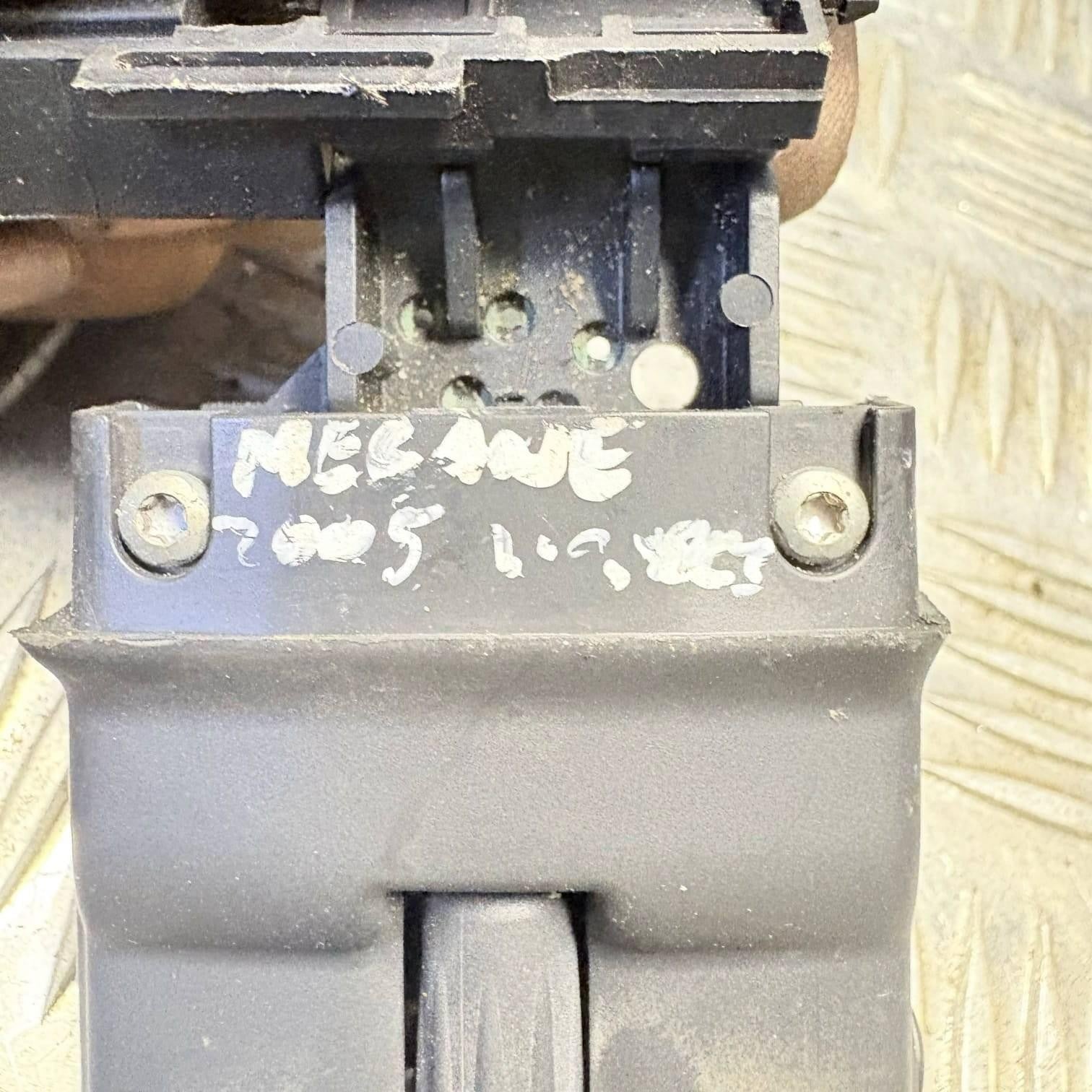 Renault Megane II Scenic II 2002-2009 Radio Control Stalk Switch 8200103769