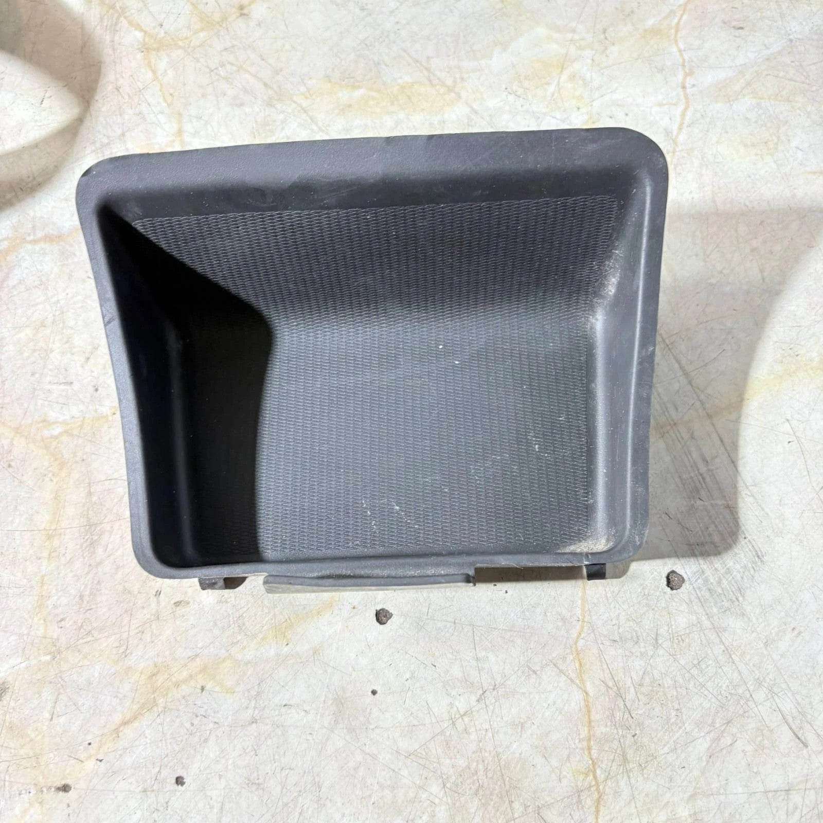 VOLVO V40 INSERT TRAY RUBBER MAT PAD TRIM CENTRE CONSOLE 01302313