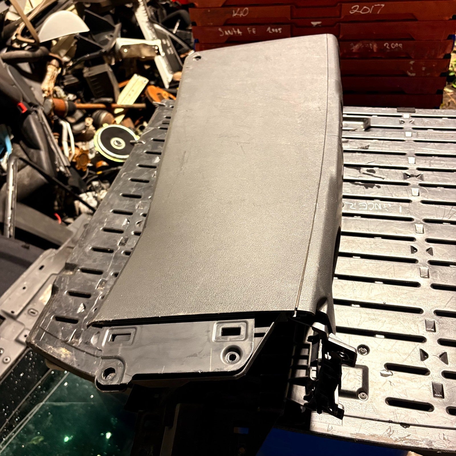 NISSAN QASHQAI 2008 CENTRE CONSOLE ARMREST 96910JD000
