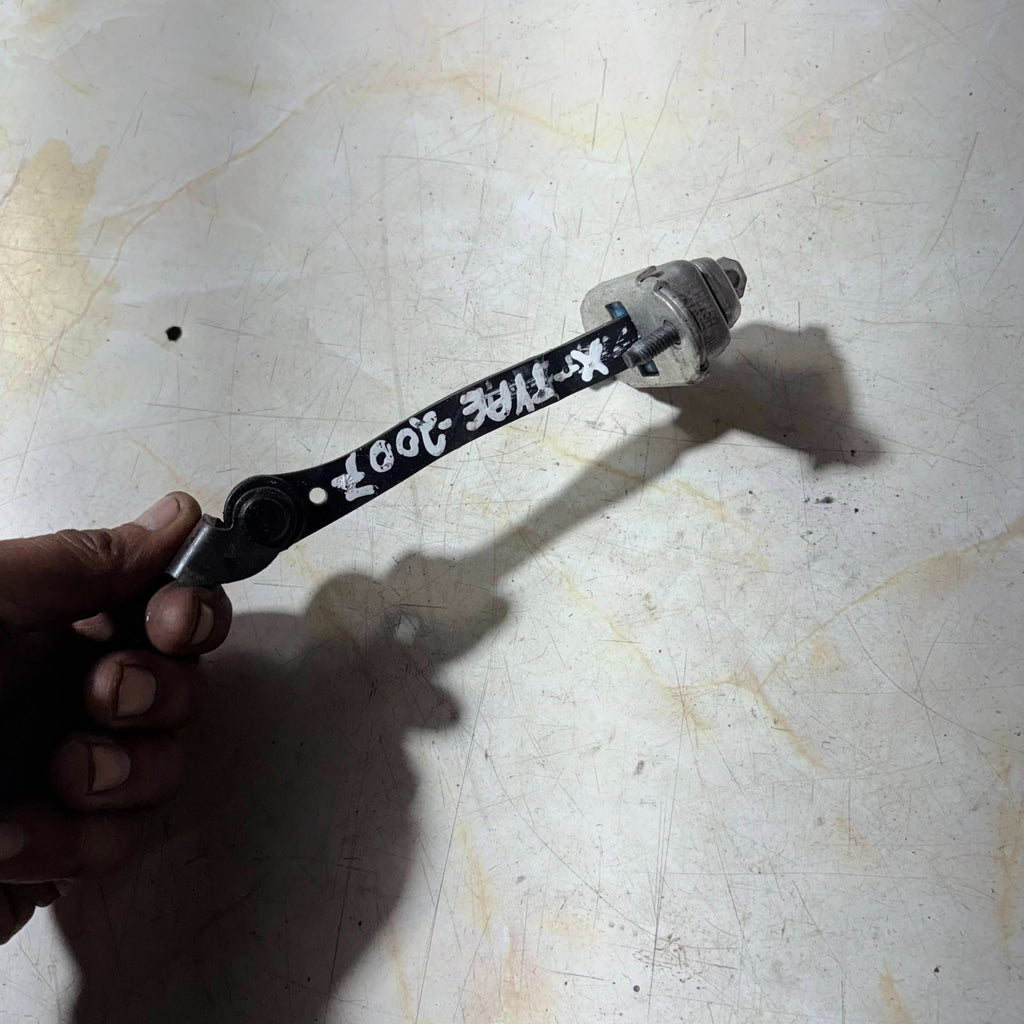 JAGUAR X-TYPE 2001-2009 FRONT LEFT PASSENGER DOOR CHECK STRAP STAY