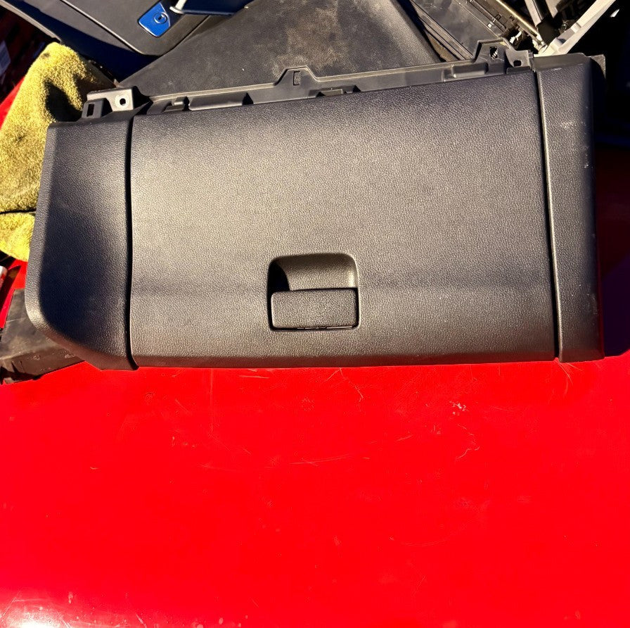 HONDA HR-V MK2 INTERIOR GLOVE BOX COMPARTMENT C222-5211-100 2018