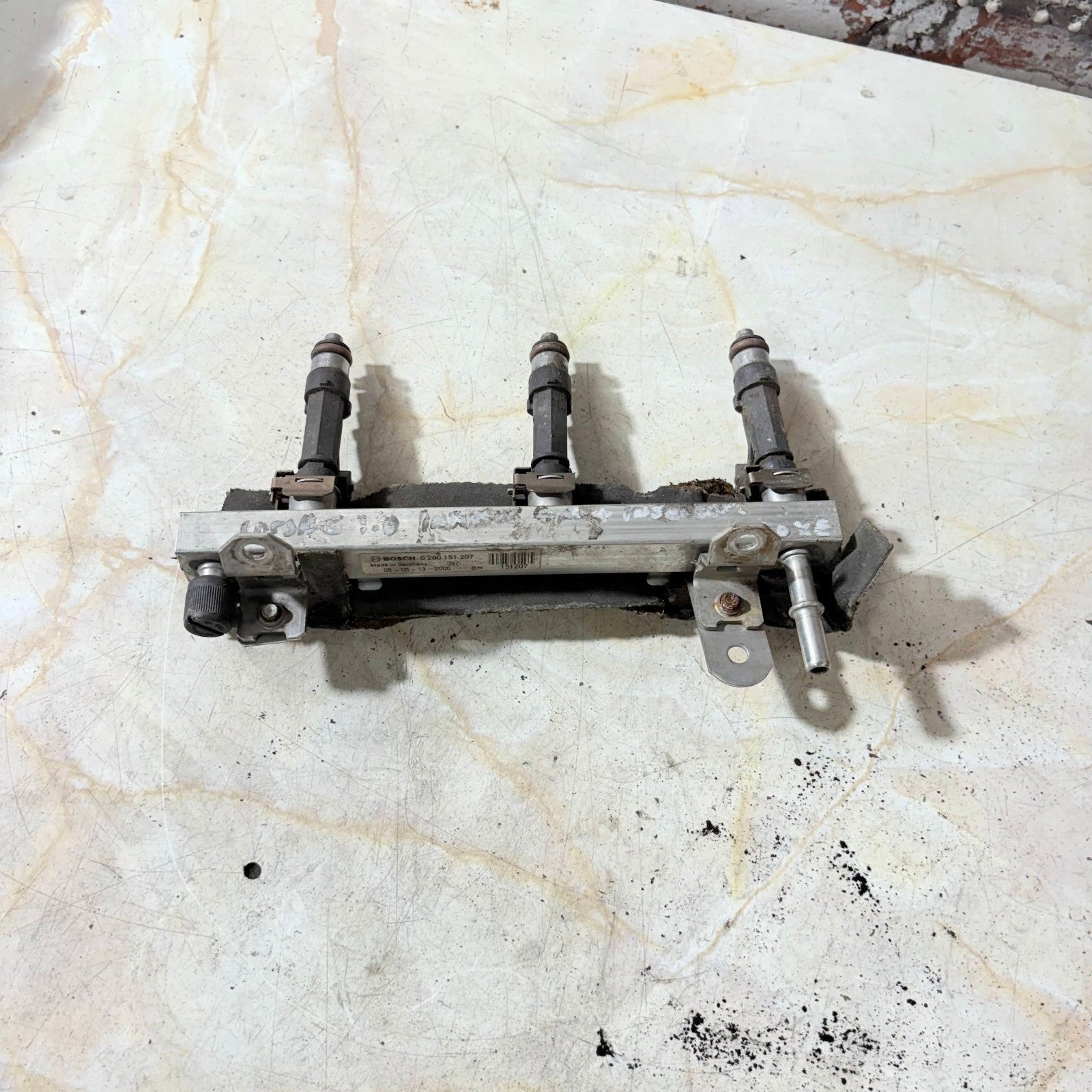 VAUXHALL CORSA D FUEL RAIL & INJECTORS 0280151207 BOSCH