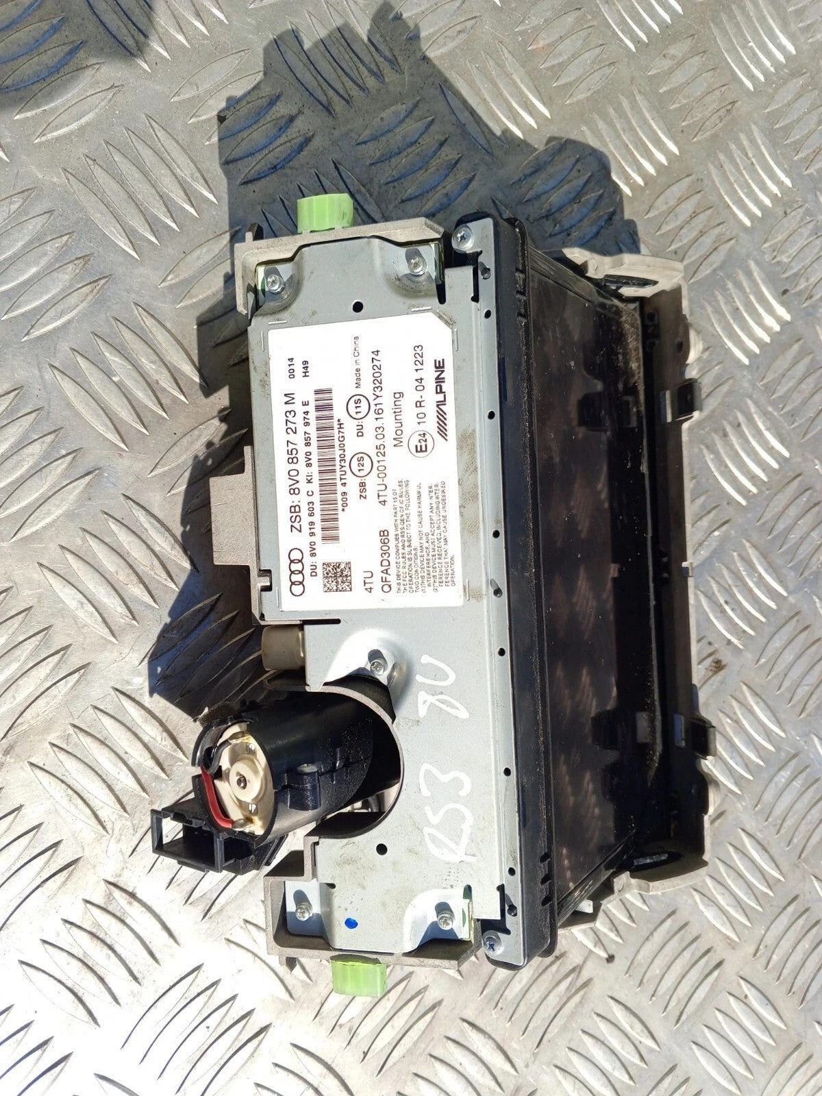 AUDI A3 8V ALPINE CENTRAL INFORMATION DISPLAY SCREEN 8V0857273M