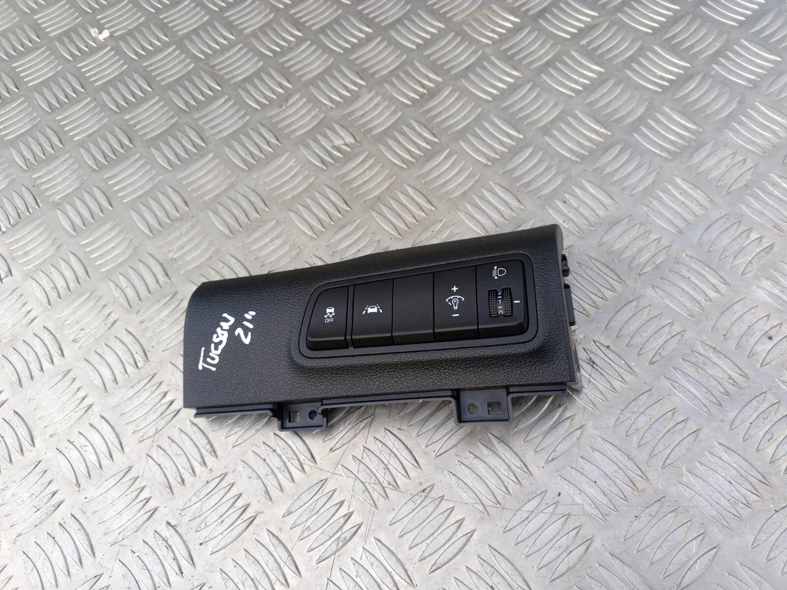 Hyundai Tucson TL 2015-2019 RHD Headlight Level TCS LKA Switch 84780-D7900TRY