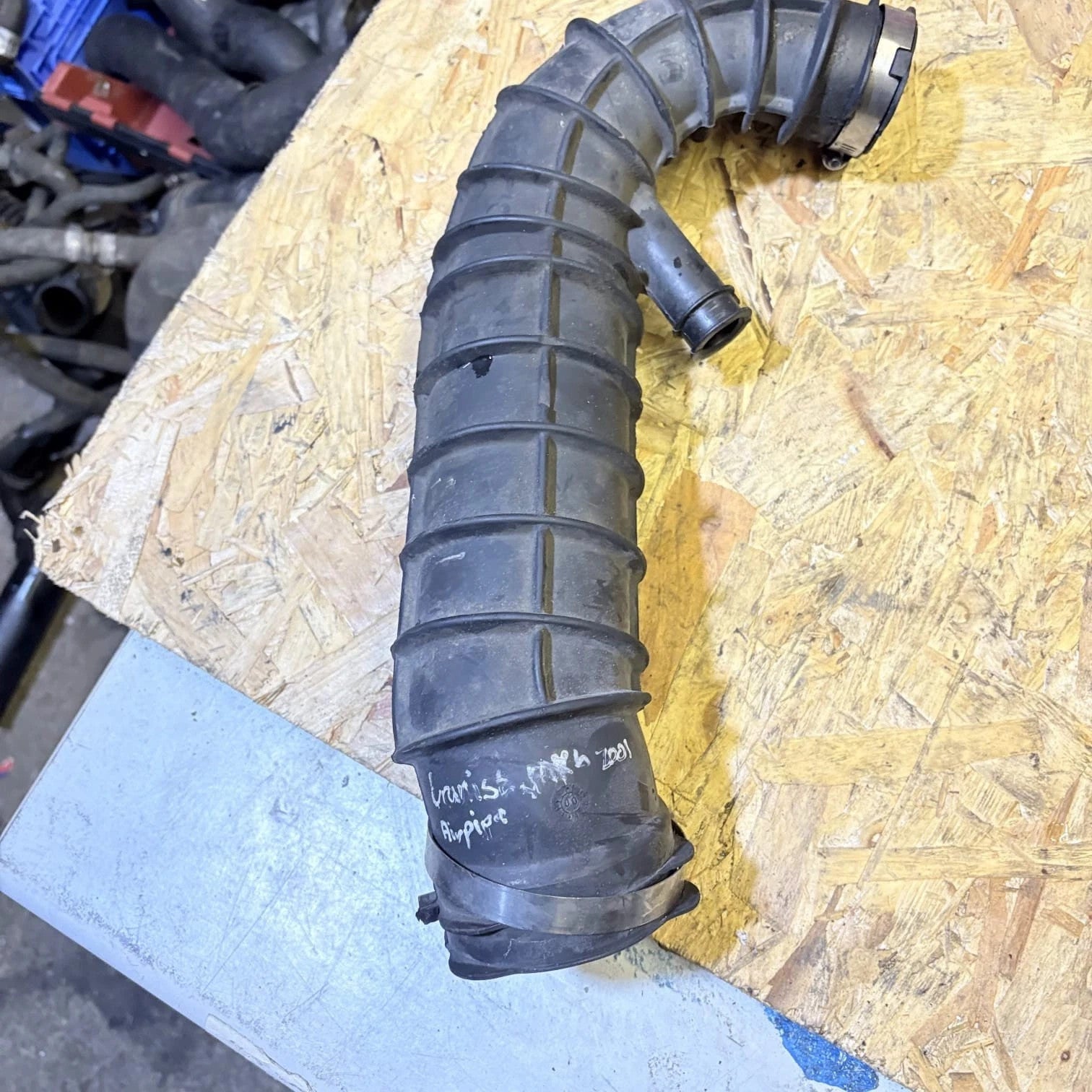 AIR INTAKE HOSE PIPE FOR FORD TRANSIT 2000-2006