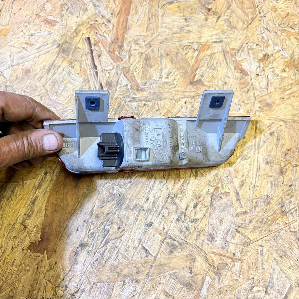2001-2005 Toyota Rav4 3rd brake light Lamp