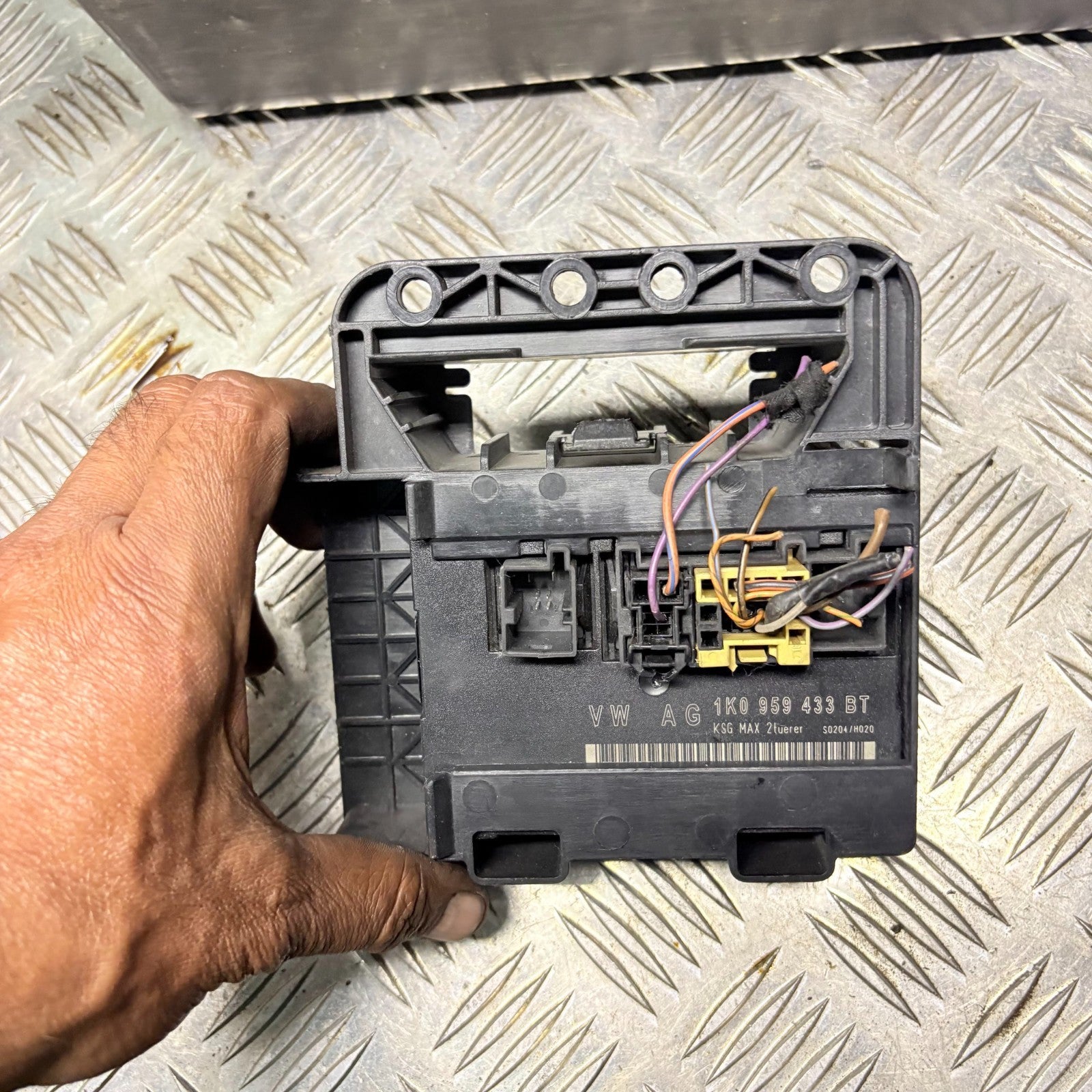 VOLKSWAGEN GOLF MK5 04-08 COMFORT CONTROL MODULE 1K1 907 348 A