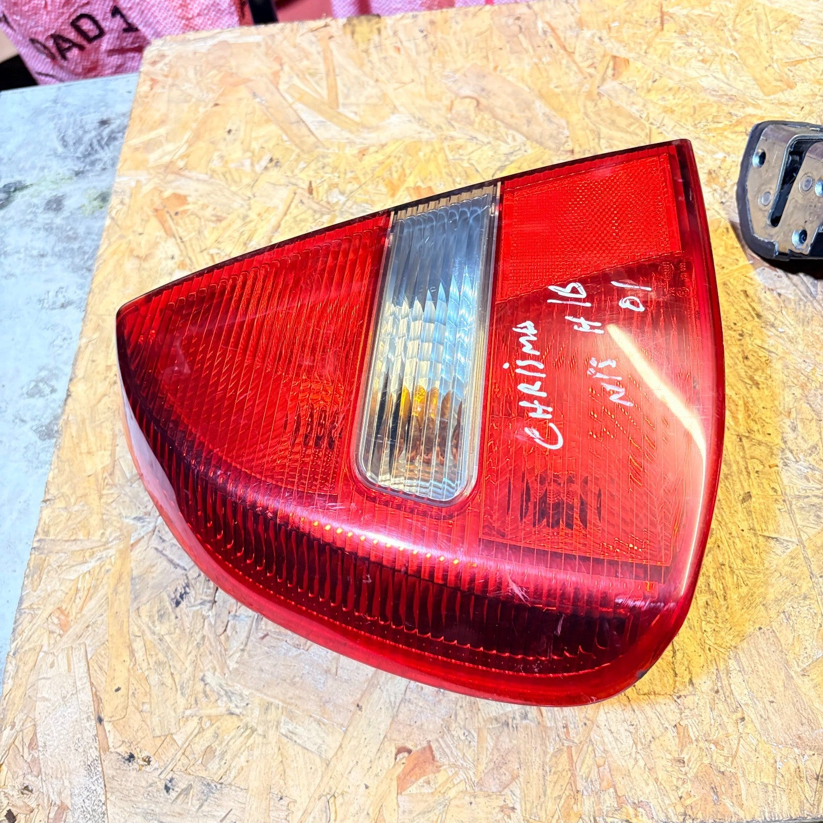MITSUBISHI CARISMA MK1 95-04 REAR LEFT OUTER TAIL LIGHT PASSENGER LAMP 151085