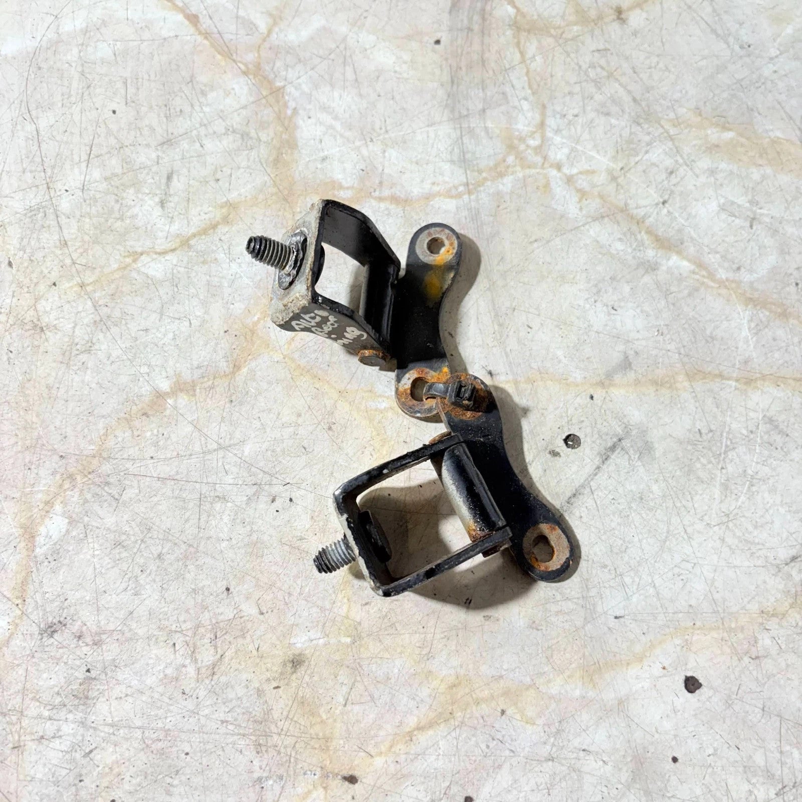 Suzuki Alto 2009-2014 HA25 Tailgate Boot Lid Hinges Pair Rear Hatch Hinge Set