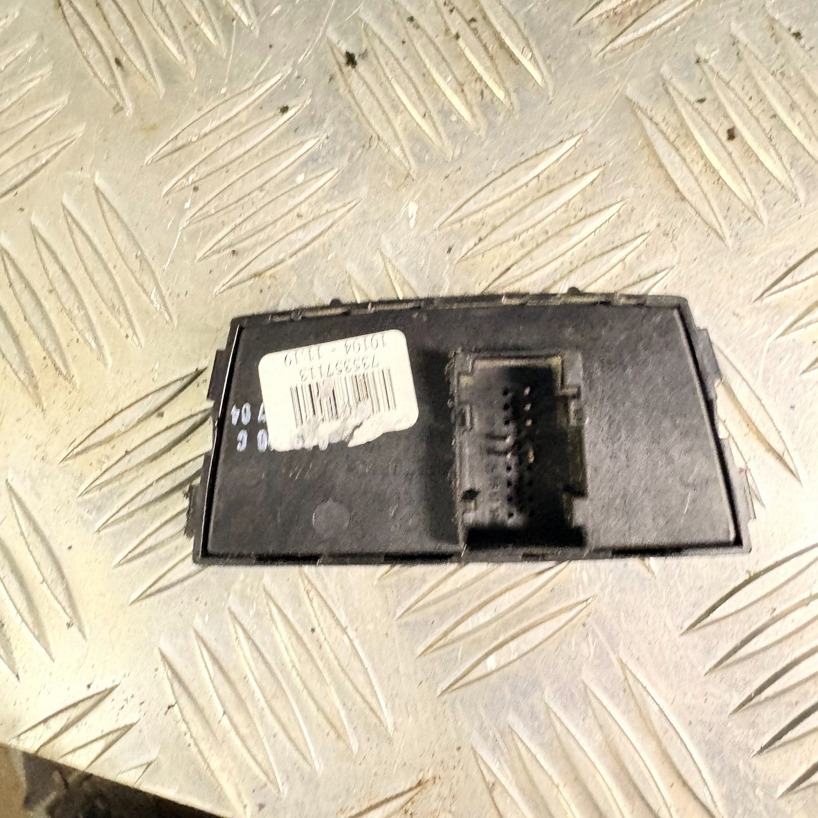 FIAT PANDA 03-12 HAZARD & FOG LIGHT SWITCH 735357113