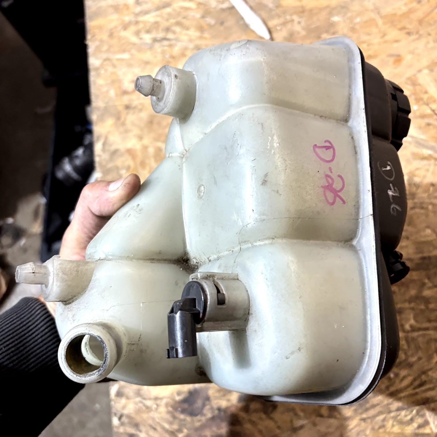 MERCEDES-BENZ E CLS Class W211 W219 Coolant Expansion Tank A2115000049 2006