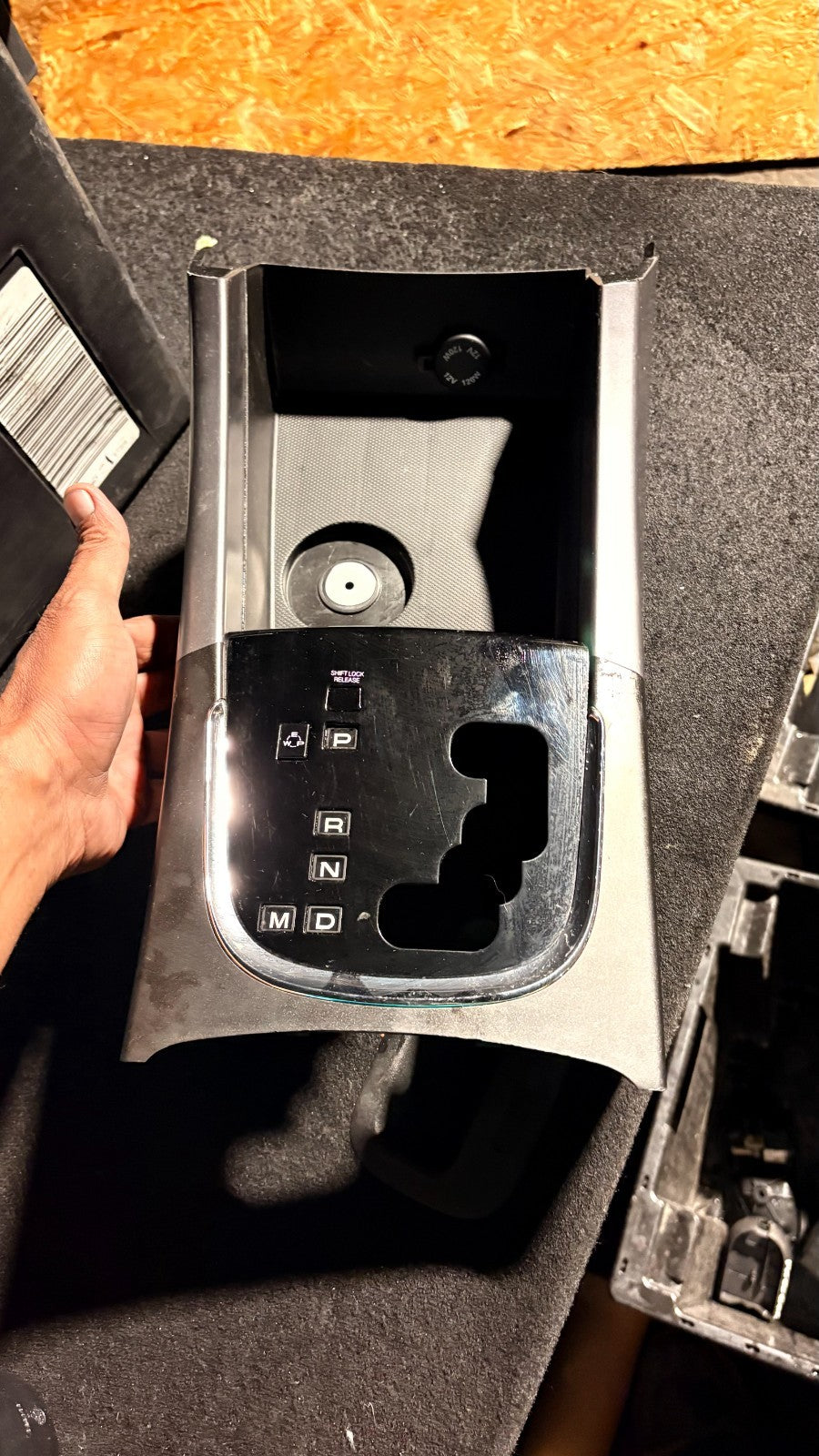 SSANGYONG KORANDO AUTOMATIC GEAR SELECTOR Trim Surround Plastic