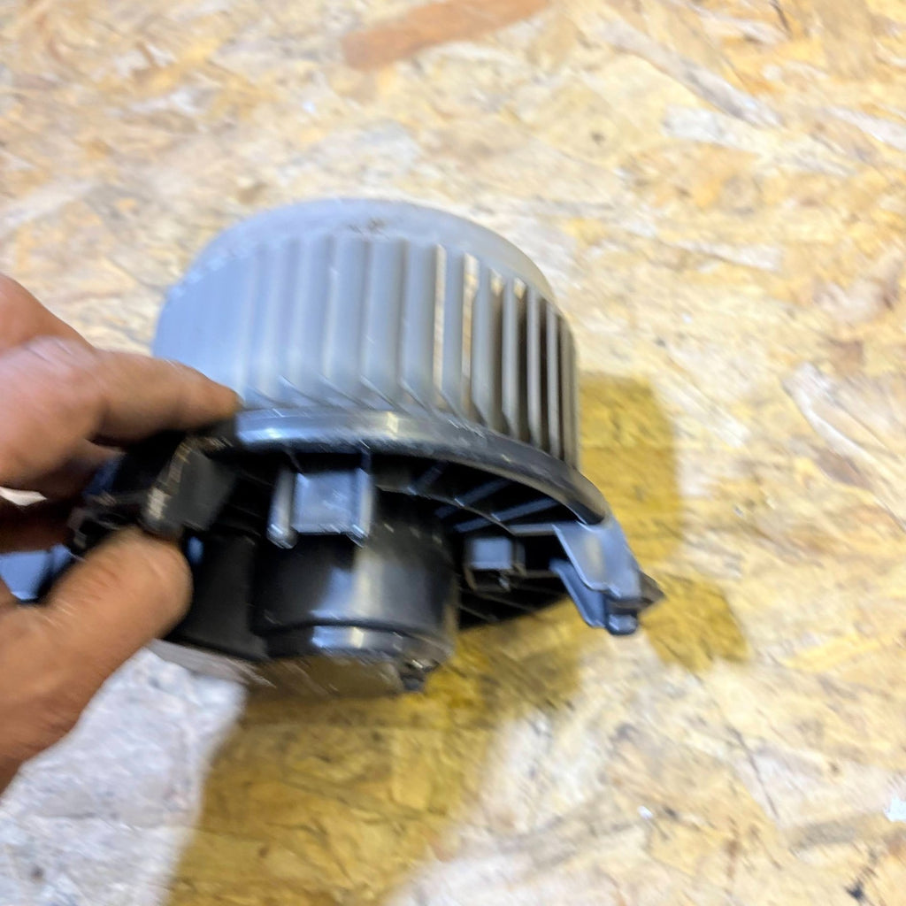 SUZUKI SWIFT 2008 HEATER FAN BLOWER MOTOR AV272700-0301