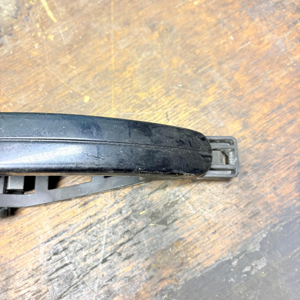 8A61A224A36AM Passenger Rear EXTERIOR LEVER/2738901 FOR FORD FIESTA CB1-2005