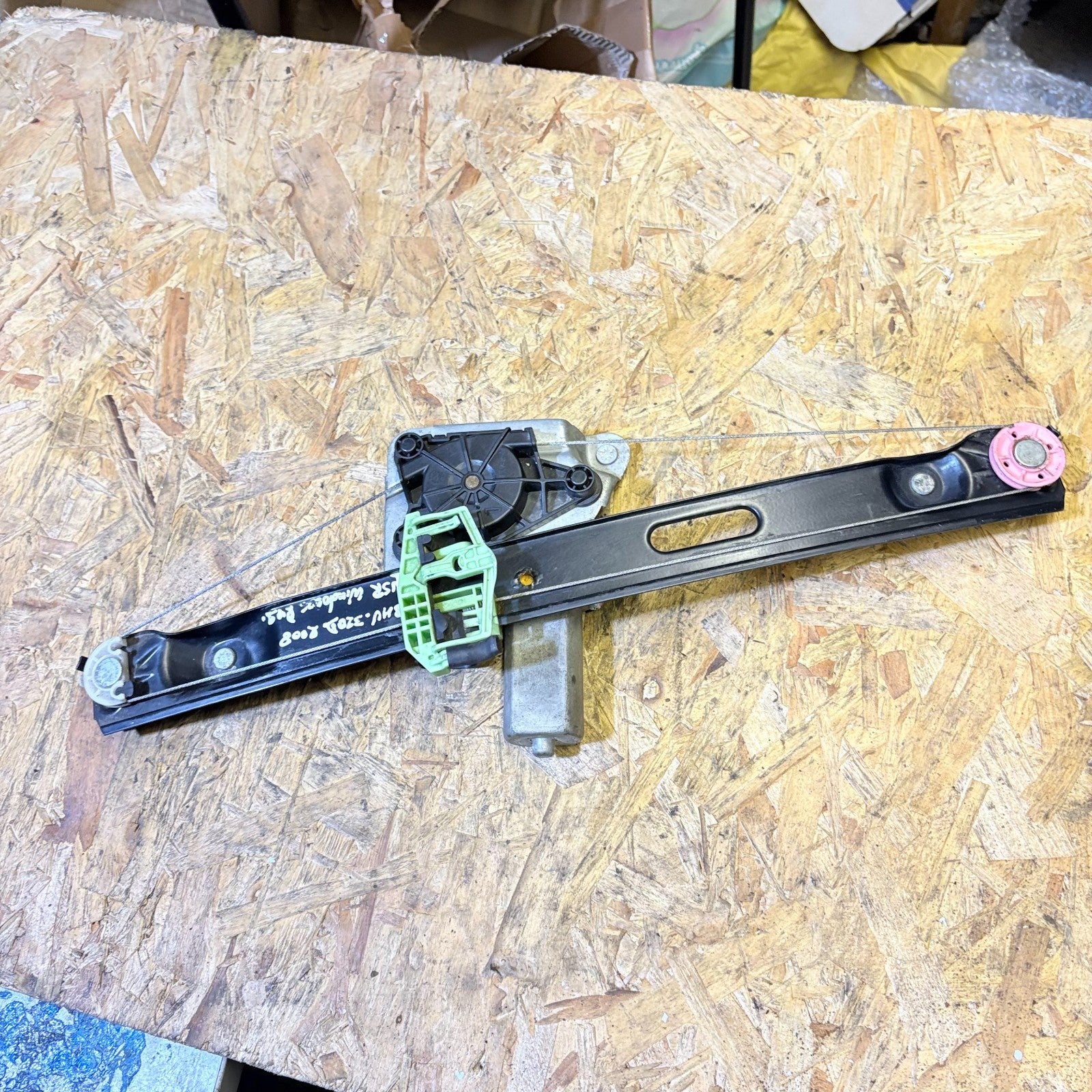 BMW 320d 2008-Window Regulator Rear Left 71002803
