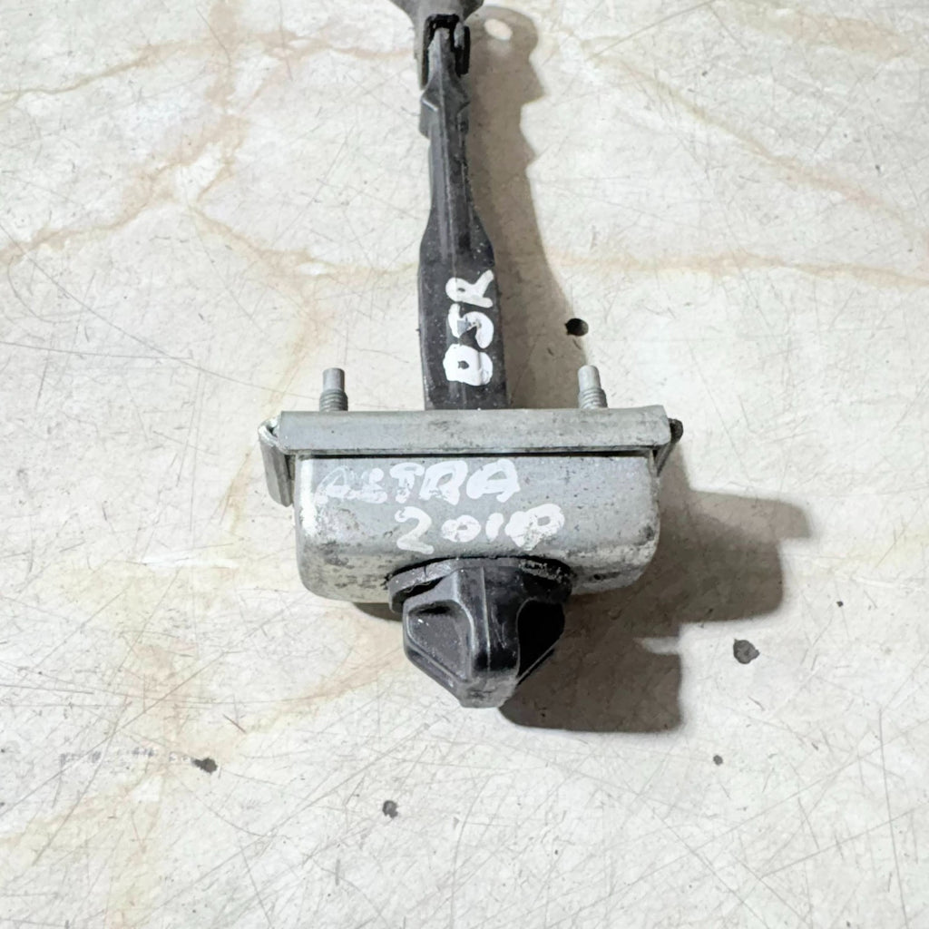 2009-2015 VAUXHALL ASTRA RIGHT REAR SIDE DOOR CHECK STRAP STOP 13270665