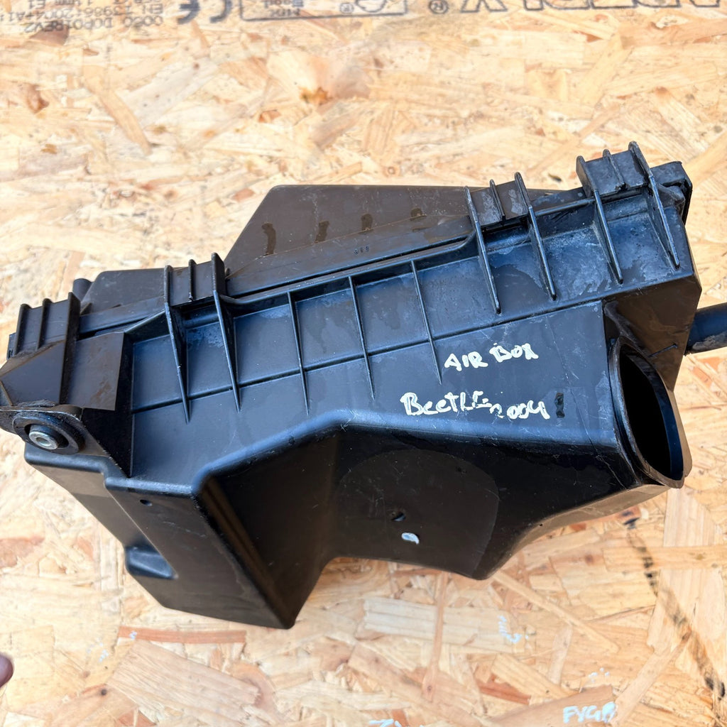 2004 Volkswagen New Beetle Air Filter Box Housing Airbox Intake Case