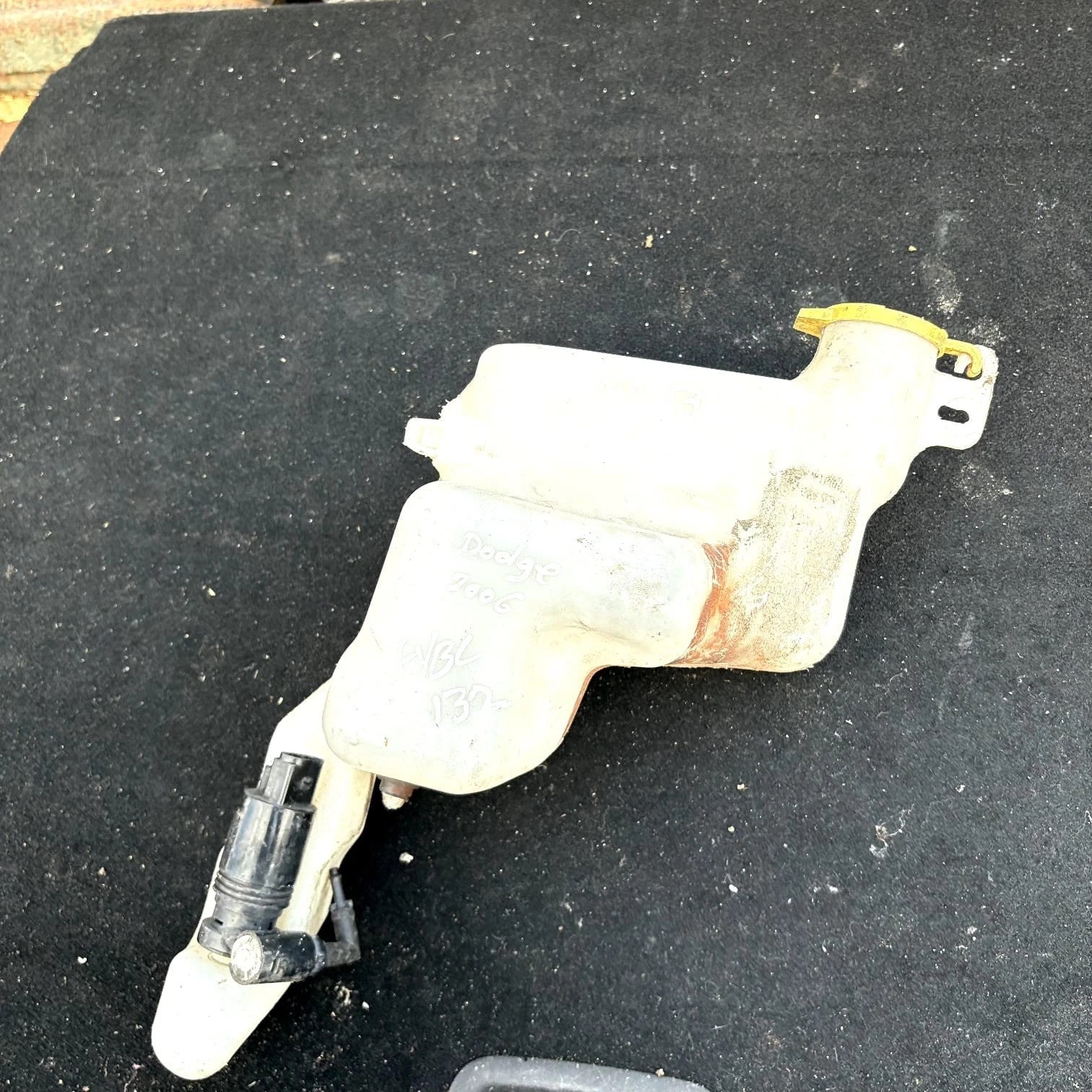 JEEP COMPASS MK1 MK49 2006 WINDSCEEN WASHER TANK BOTTLE WITH PUMP