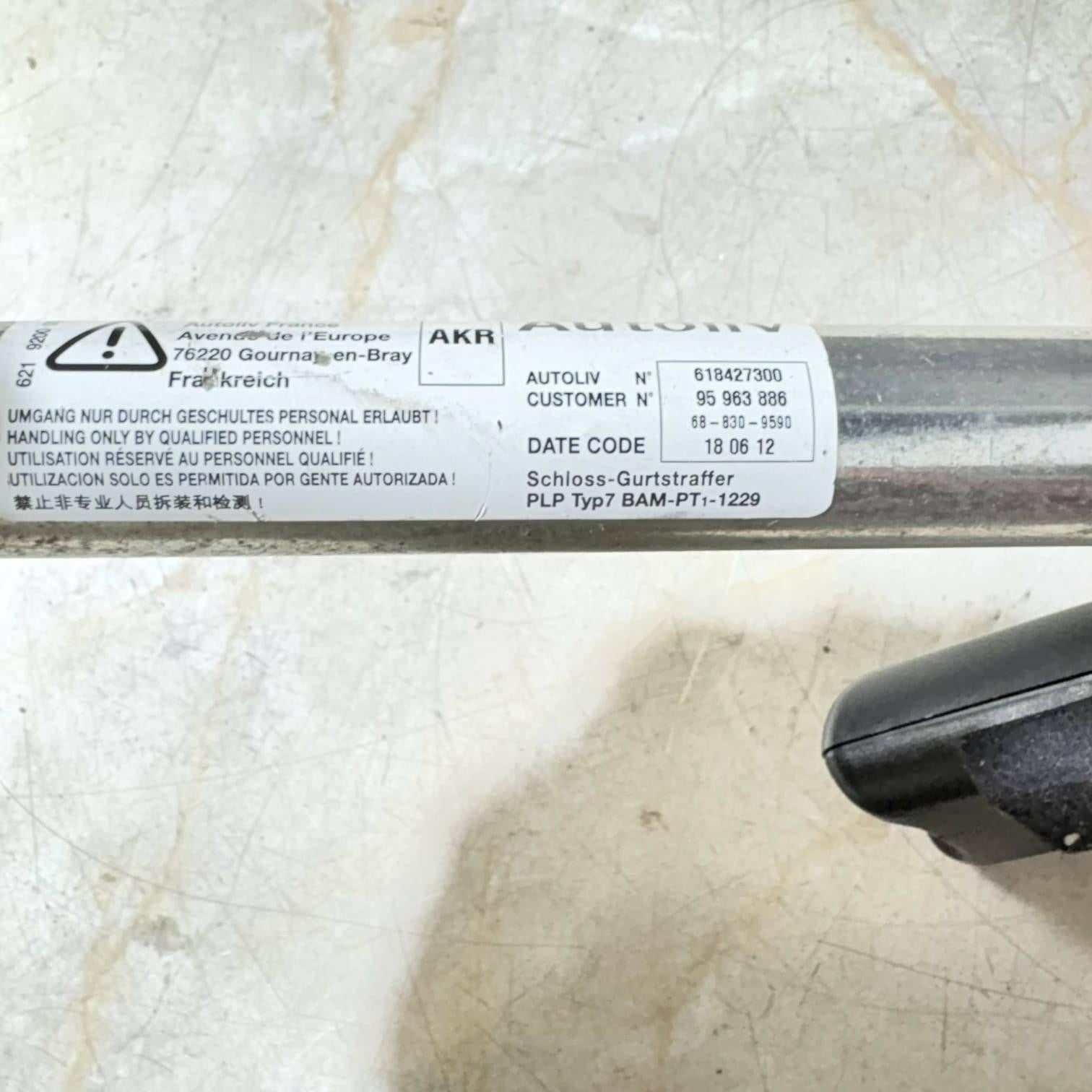 seatbeltlocktensioner Passenger front ChevroletAveoBeckengurtstraffer95963886NSF