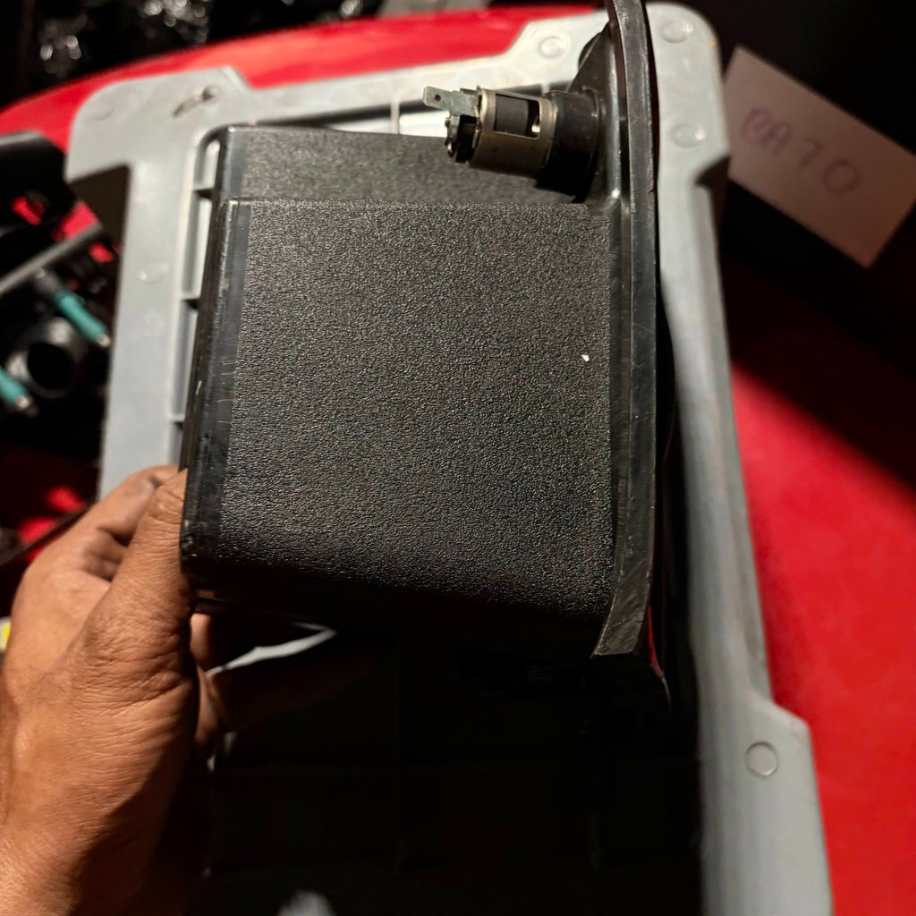 2010 SUZUKI SX-4 CENTRE CONSOLE STORAGE COMPARTMENT 73830-79J1