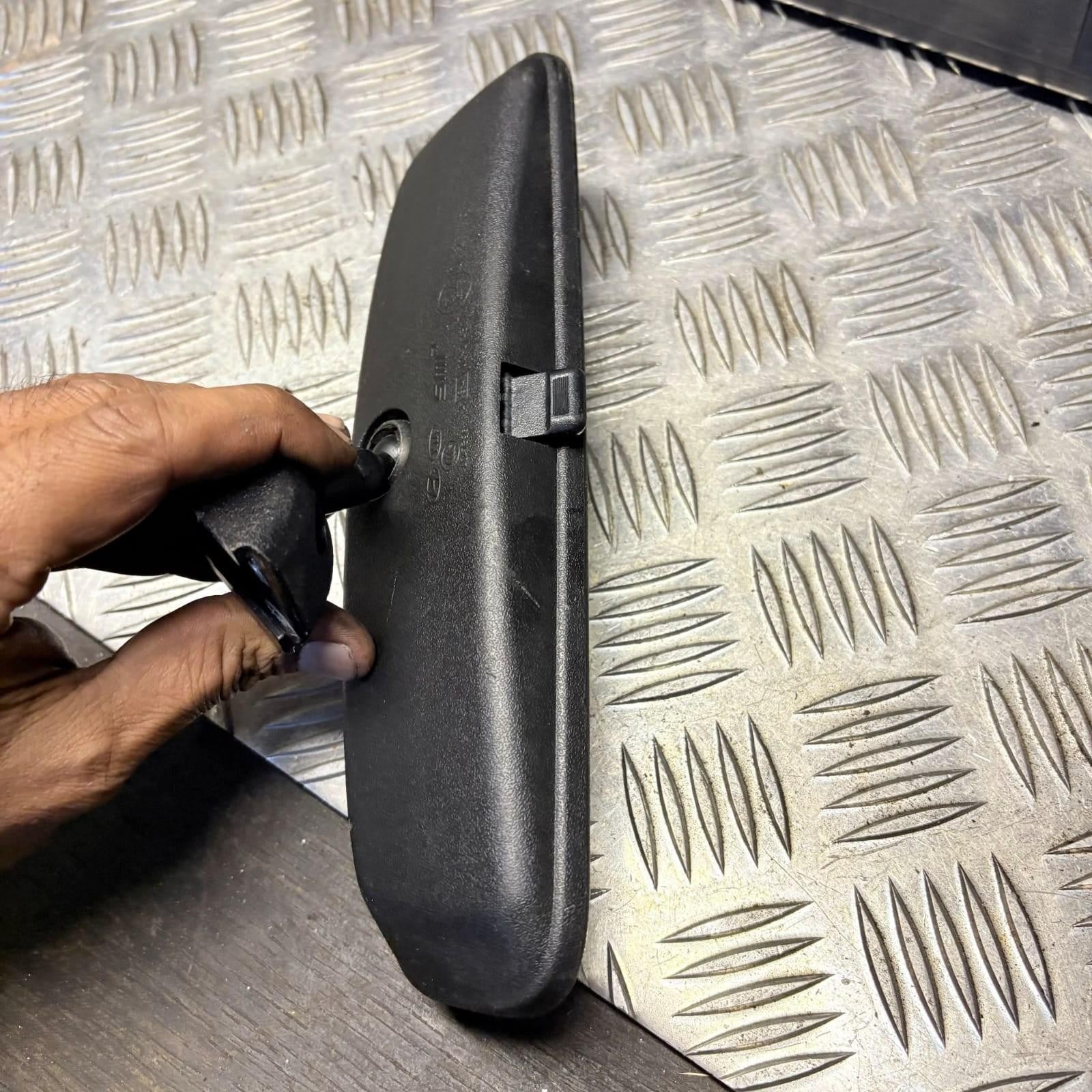 Kia Venga 2011 Interior Rear View Mirror 012143