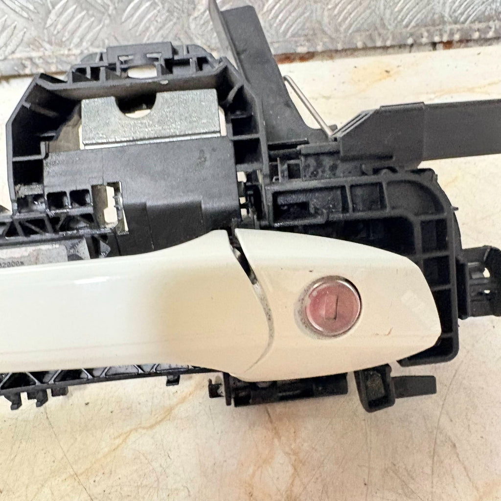 MERCEDES BENZ A CLASS W176 DRIVER SIDE FRONT DOOR LOCK