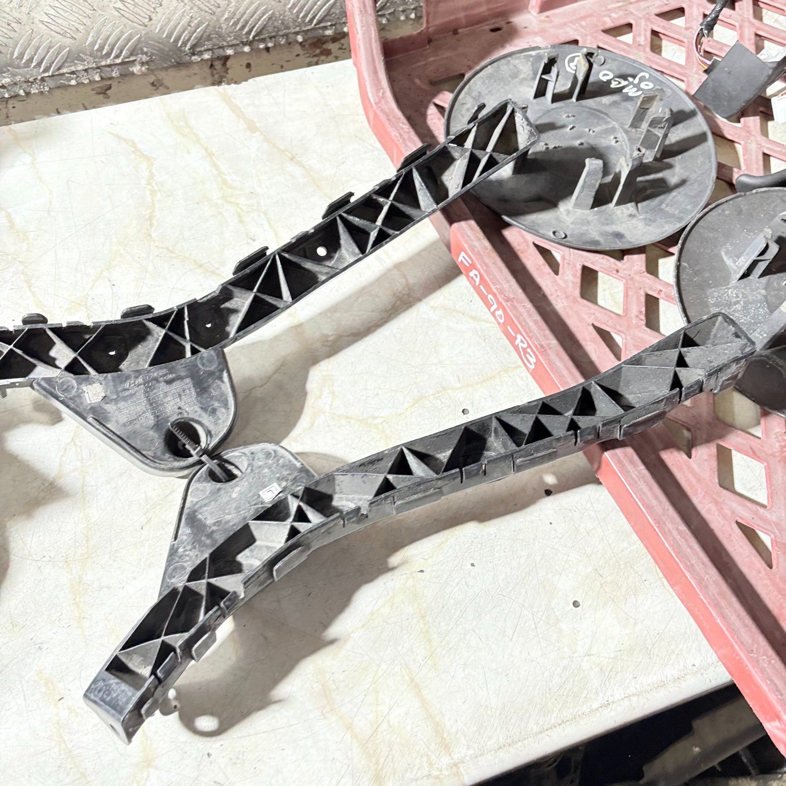 Kia Ceed 2007-2012 Rear Bumper Bracket Holder Left,Right 86614-1H100