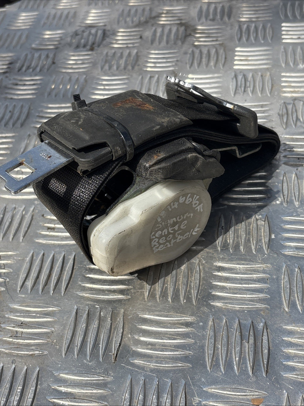 2002-2008 Vauxhall Signum Rear Seat Belt Middle Centre
