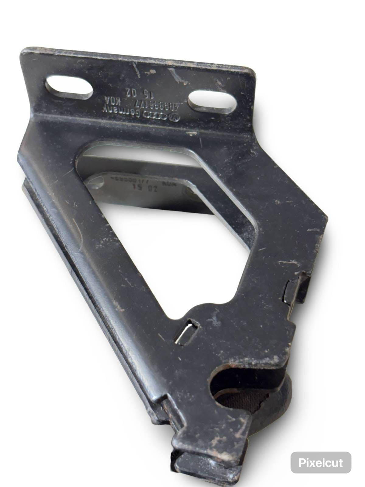 Audi A6 C5 2.4 V6 Estate Rear seat back rest mount hinge bracket 4B9886177