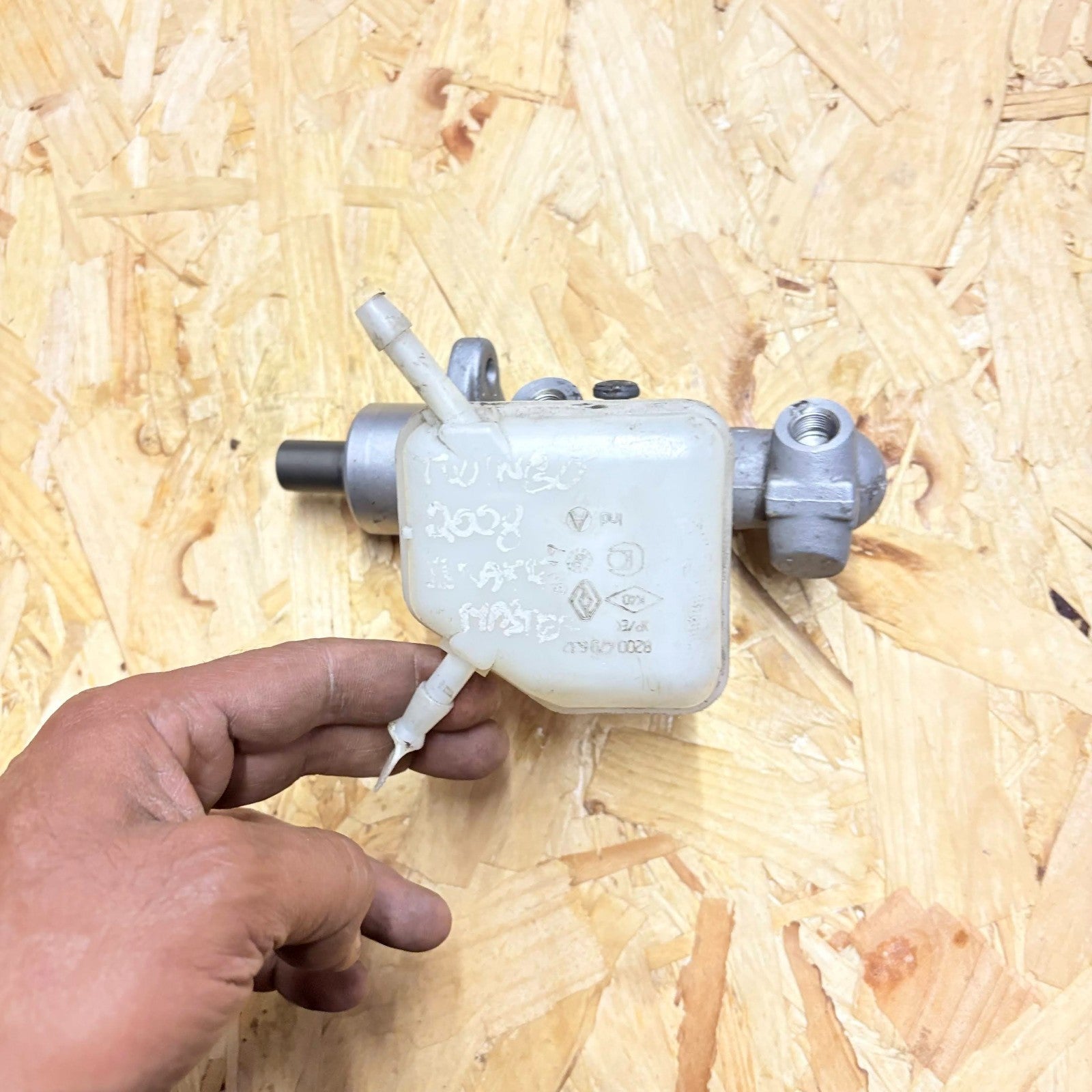 RENAULT TWINGO 2007-2008 BRAKE MASTER CYLINDER 8200479632