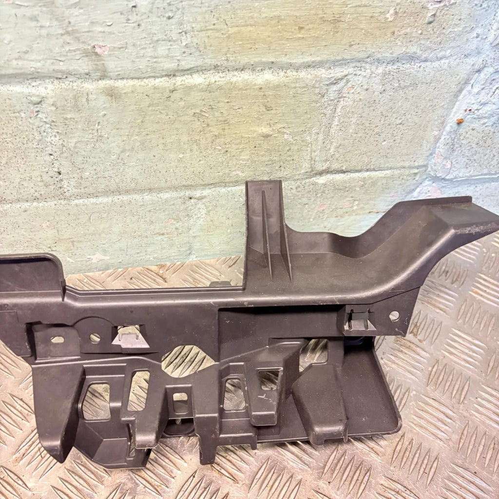 PEUGEOT 2008 ALLURE 2017 RHD REAR RIGHT PILLAR TRIM BRACKET HOLDER 9800018080