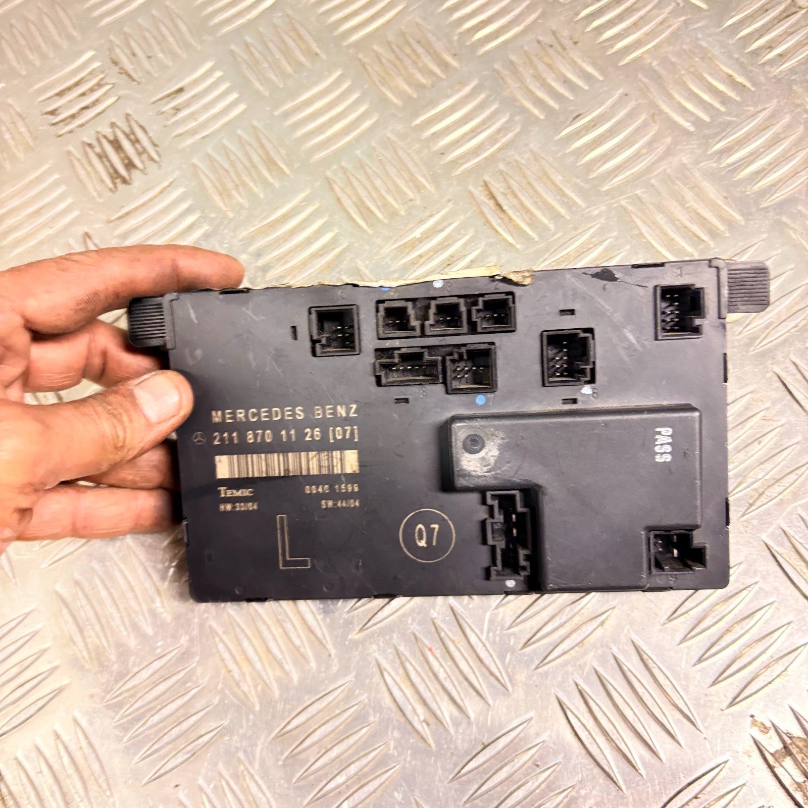 Mercedes E Class W211 E220 2002-2009 Front Left Door Control Module 2118701126