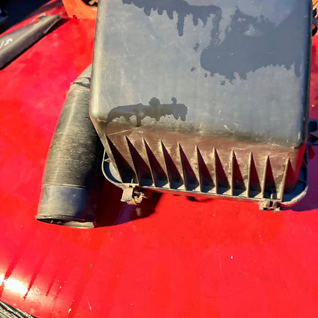 KIA SORENTO MK1 2003 AIR FILTER BOX HOUSING 28110-3E200