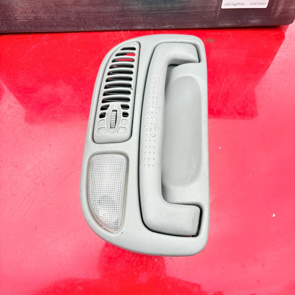 Kia Sedona 2004 Right Side Rear Handle w/Air Vents & Light OK552 51 310