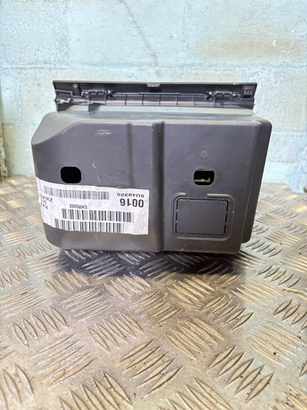 FORD MONDEO MK4 2007-2015 GLOVE BOX (PASSENGER SIDE) 7S71-A06010