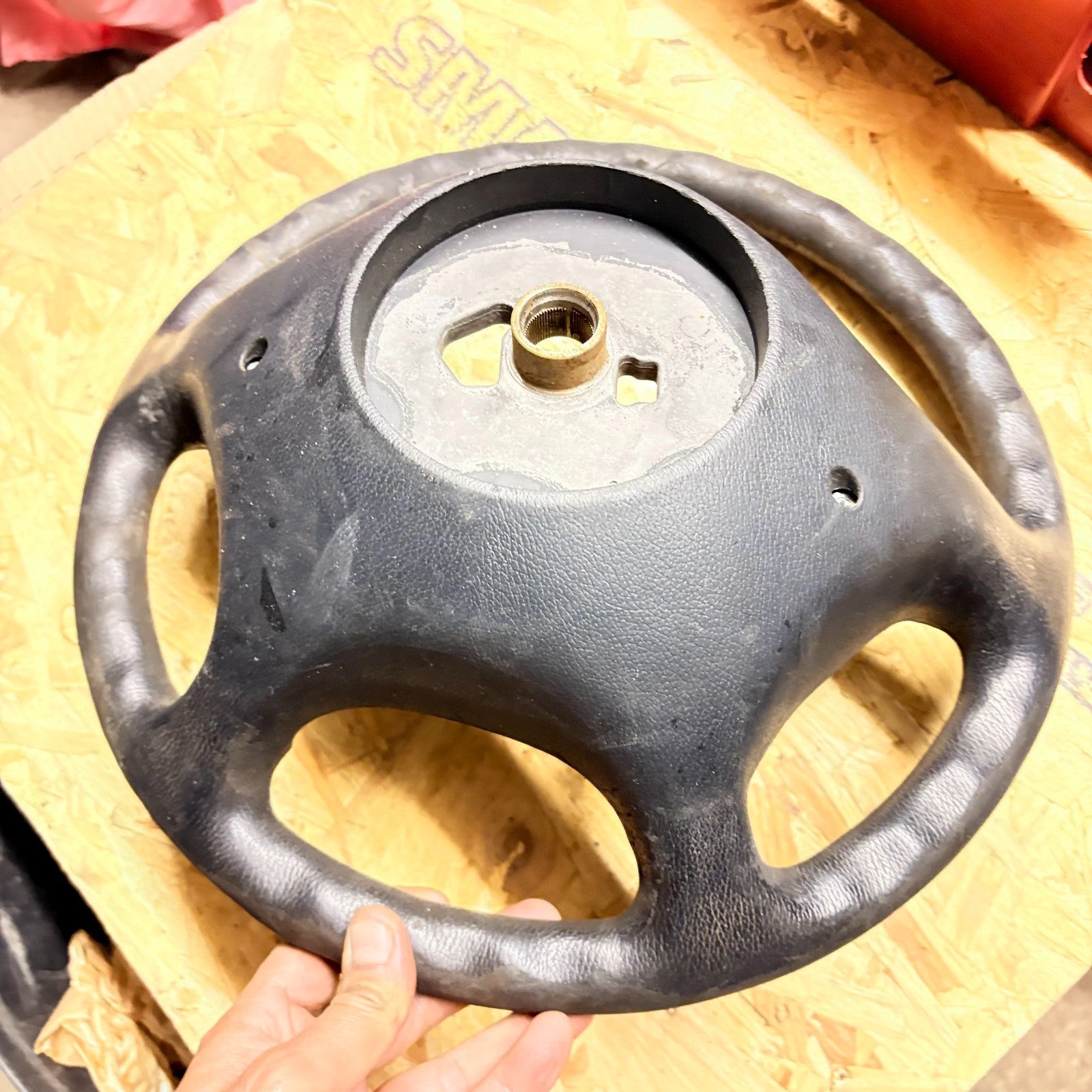 STEERING WHEEL MERCEDES-BENZ SPRINTER A906 STEERING WHEEL A906 464 0201