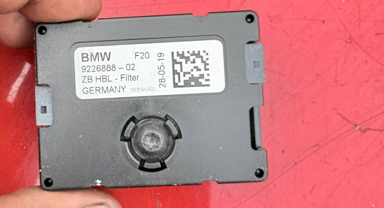 BMW Antenna Amplifier Suppression Filter ECU 1 Series F20 F21 9226888-2019