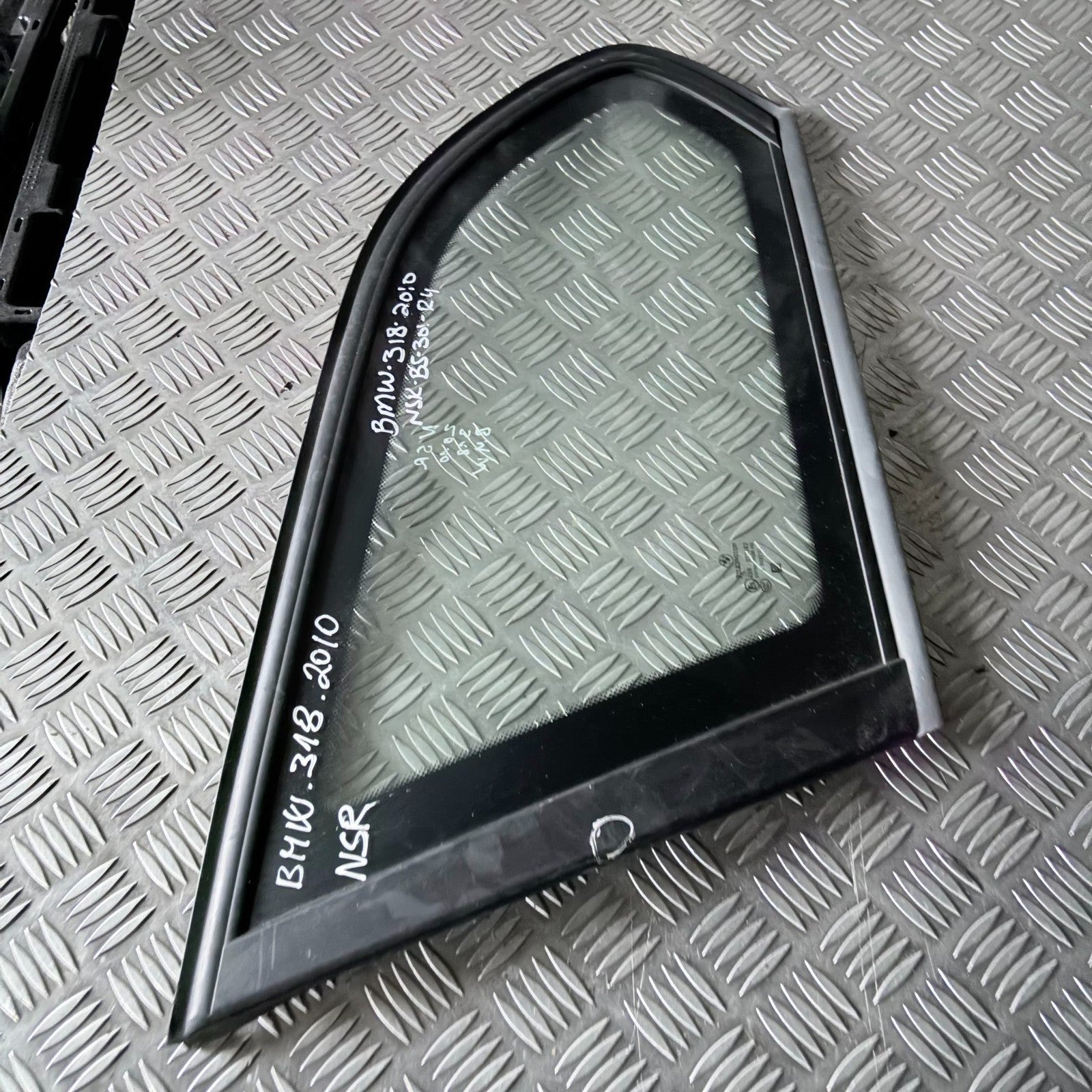 BMW 3 Series E90 318 Rear Left NSR Quarter Window Glass Fixed Door Saloon 04-11