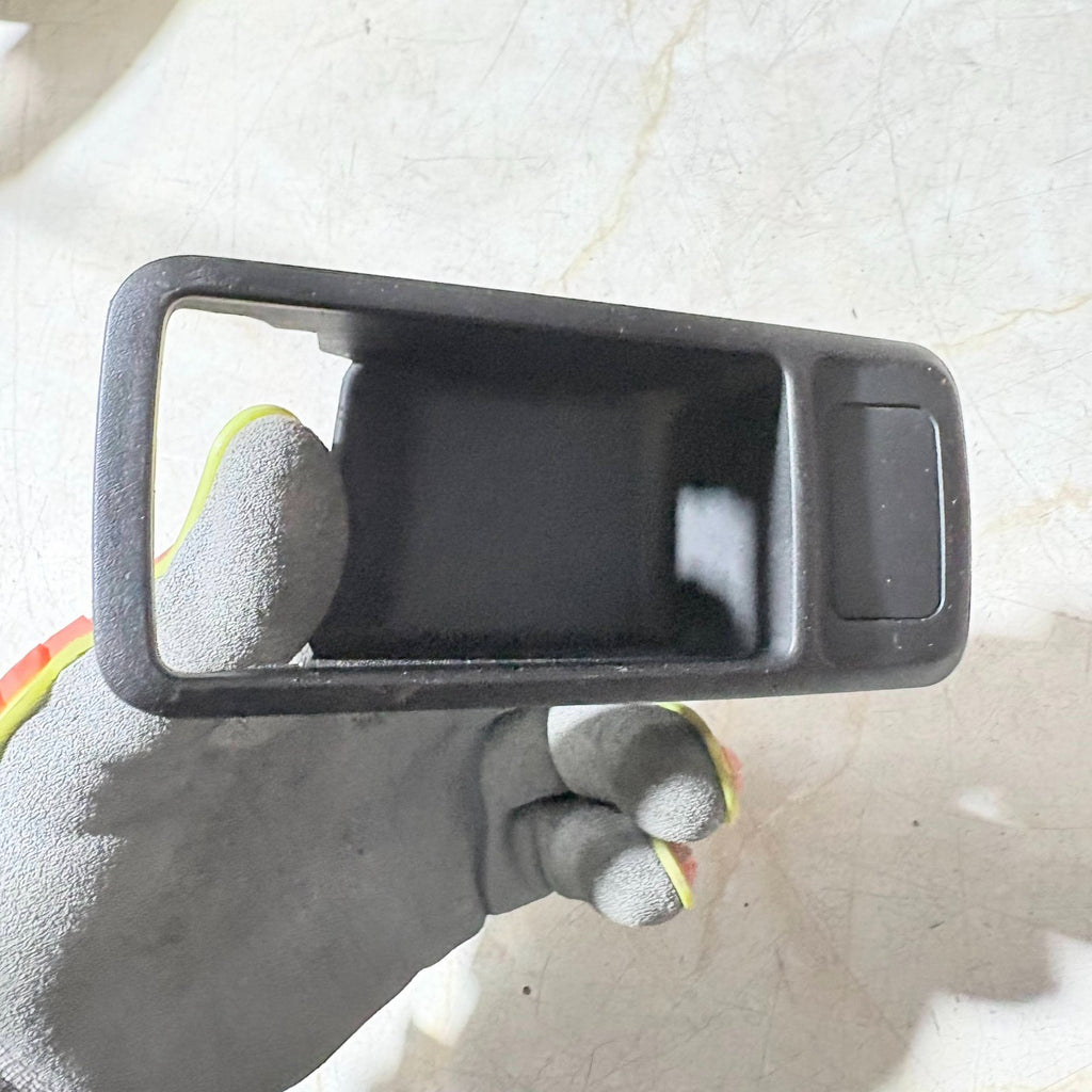 Ford Focus MK2 04-11 Rear Right Door Handle Trim Switch Casing 3M51-226A36-ADW