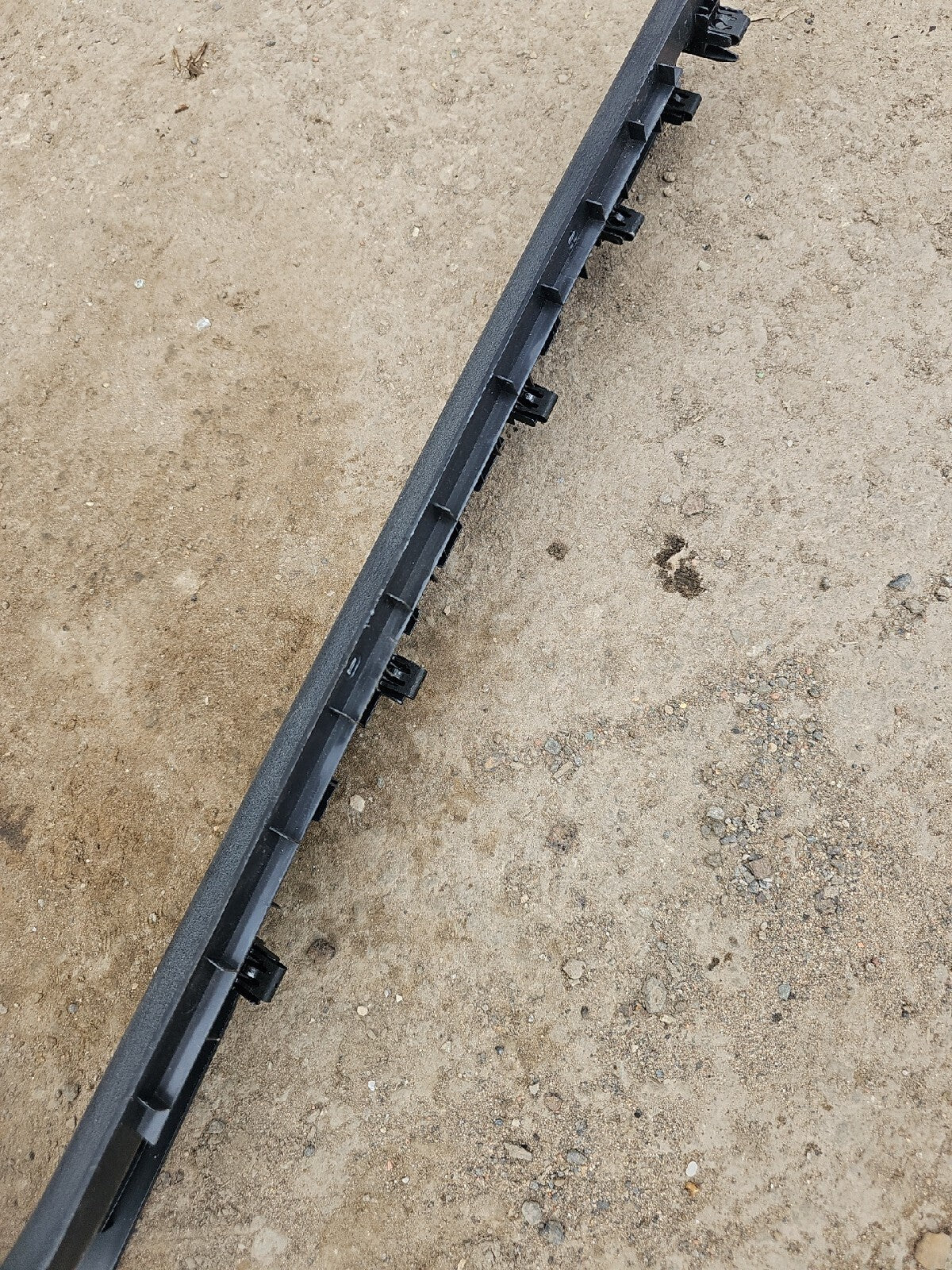 JAGUAR E-PACE 2020 PASSENGER SIDE FRONT DOOR SILL TRIM J9C302349