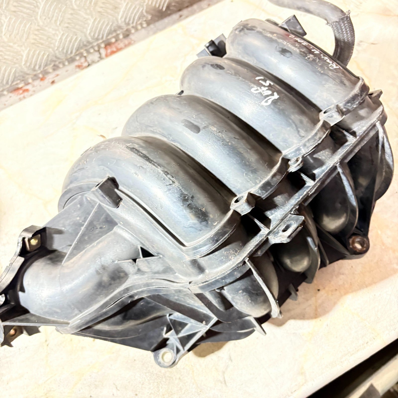 Toyota RAV4 Mk2 XA20 2.0 VVT-i 1AZ-FE Intake/Inlet Manifold 2000-2005