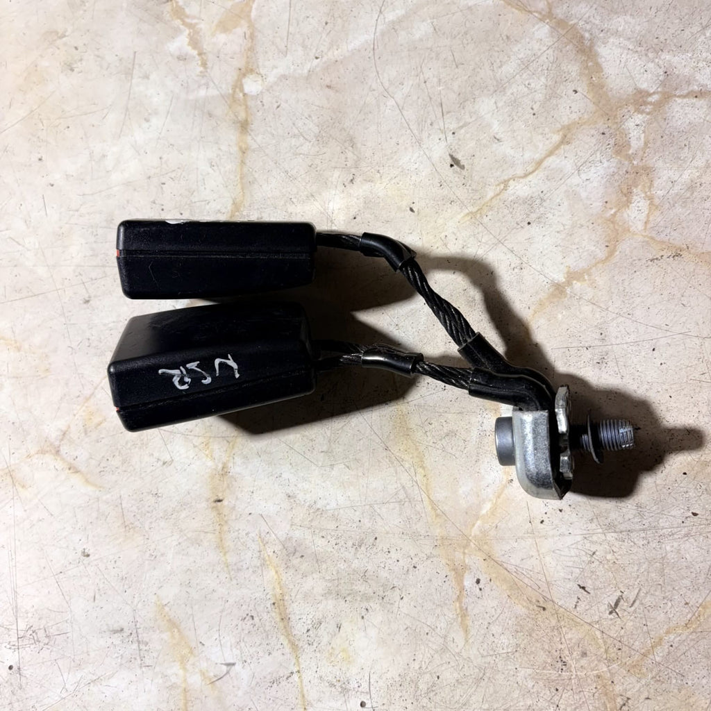 VW POLO MK5 2009-2017 REAR PASSENGER SEAT BELT BUCKLE STALK 6R0857739A !DOCTYPE