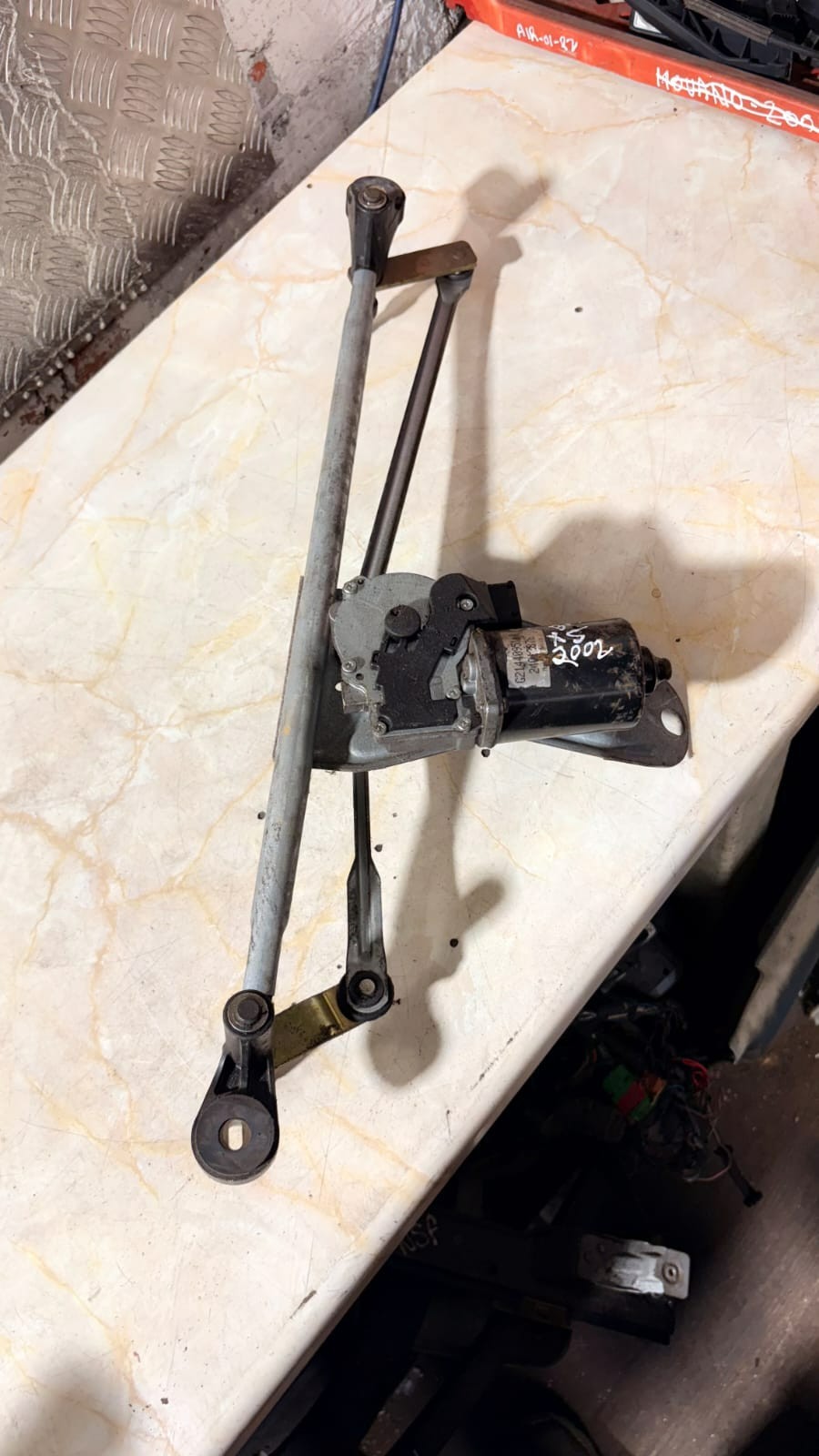 2002 BMW X5 E53 Front Windscreen Wiper Motor & Linkage 475196