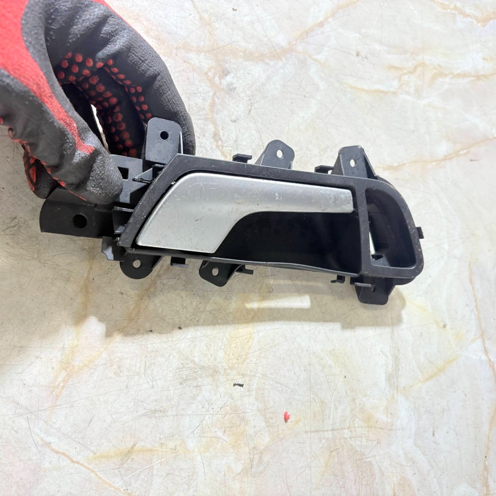 2009-2016 AUDI A4 B8 O/S/F DRIVERS SIDE FRONT INTERIOR HANDLE 8K0 837 020