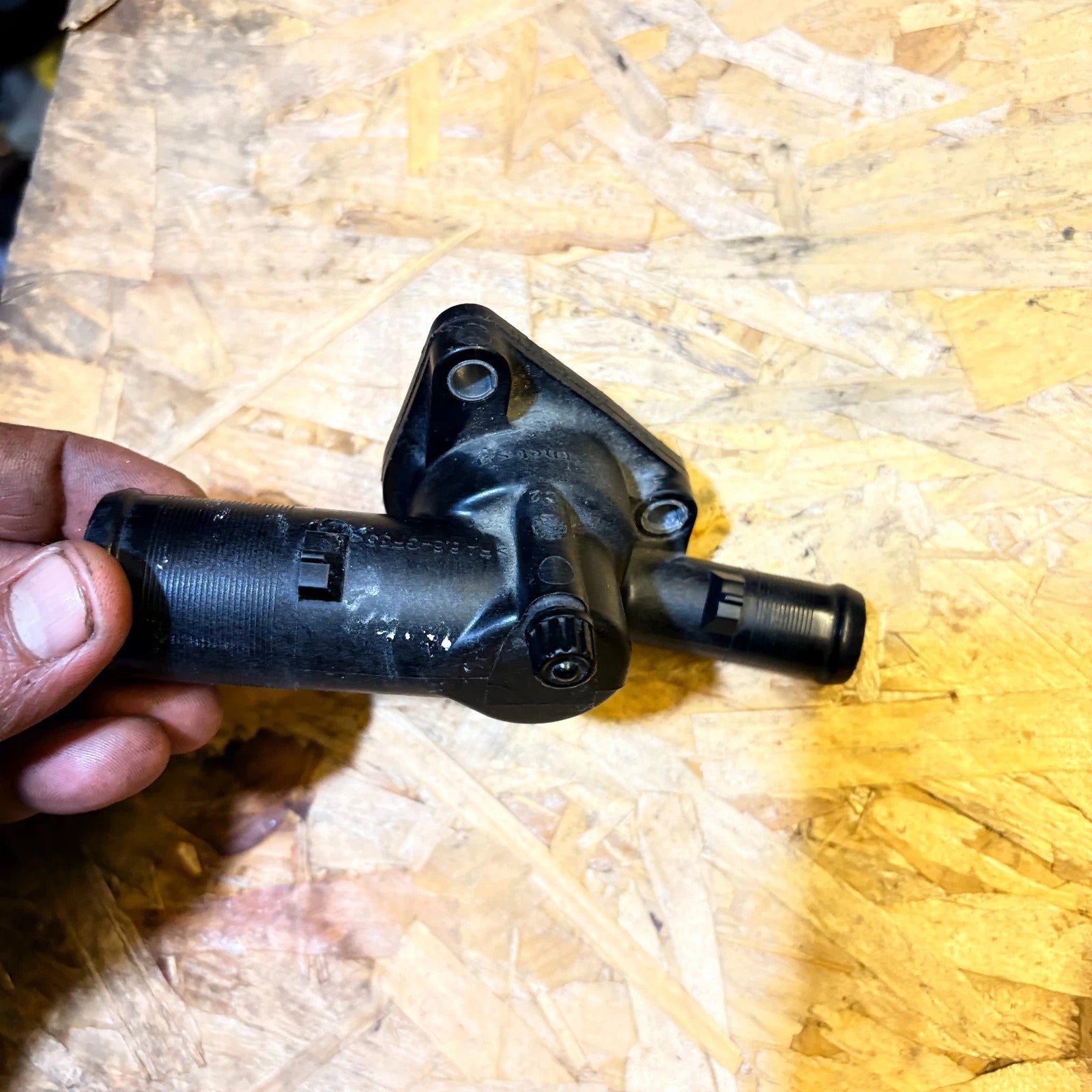Thermostat housing for Renault