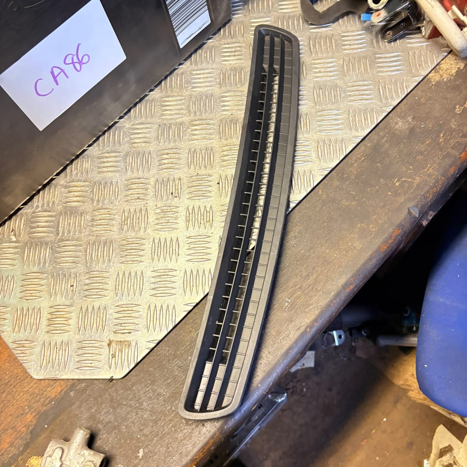 NISSAN QASHQAI J10 2007 FRONT DASHBOARD GRILL WINDSCREEN AIRVENT TRIM TOP UPPER