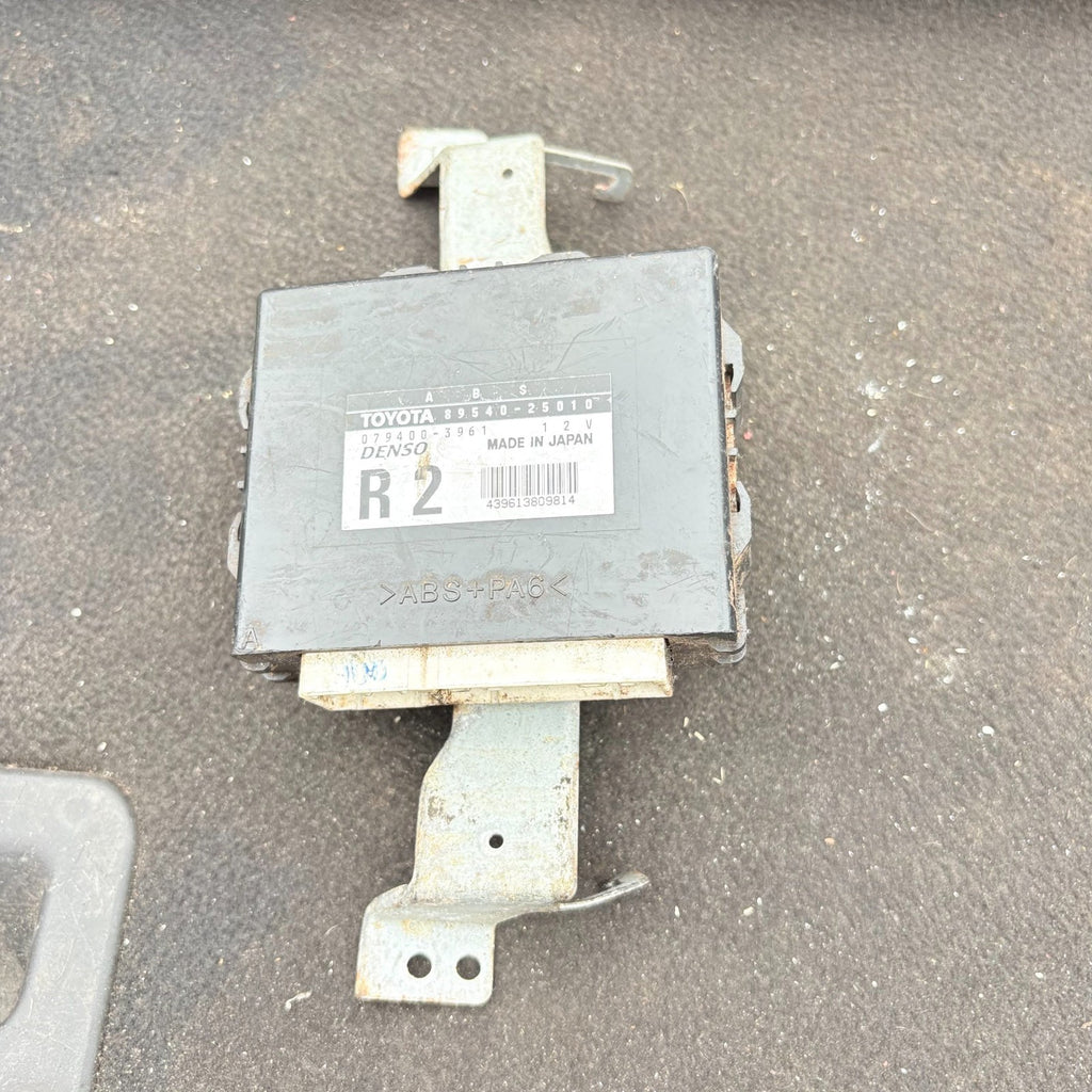 2005 TOYOTA DYNA 300 ABS Control Unit 89540-25010