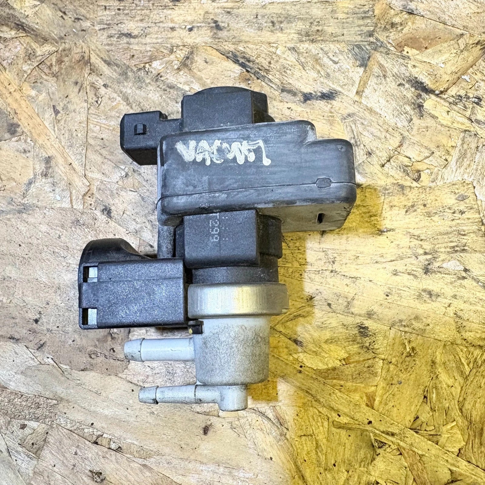 Kia Carens 2.0 CRDi 2006-2012 Turbo Boost Control Solenoid Valve 36611200